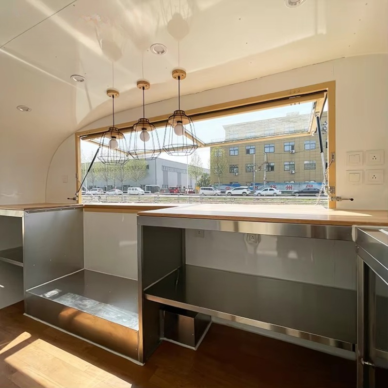 Coffee Equipment Service - Volledig uitgeruste mobiele foodtrailer, praktische catering-